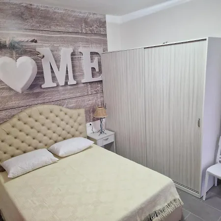 Apartment Nina's House 2 A 300 Metri Dal Mare